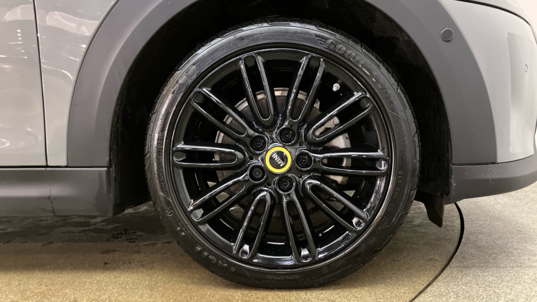 MINI Hatchback 135kW Cooper S Level 3 33kWh 3dr Auto Electric Hatchback